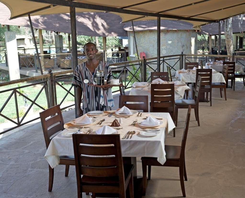 Ashnil Samburu Camp Otel Restoran fotoğraf